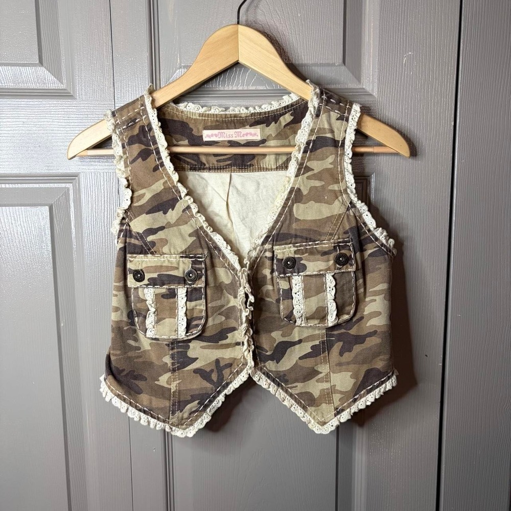 Y2K miss me camo vest Size L‎ camo bedazzled rare grunge mcbling